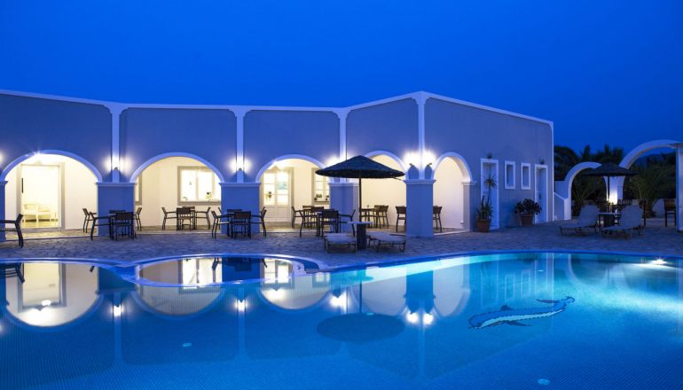 5* Maistros Village Hotel -Καρτεράδος, Σαντορίνη